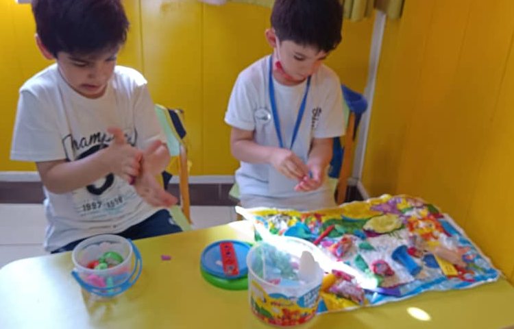 :آشنایی با بهداشت فردی،ساخت وسایل بهداشتی با خمیربازی،کلاس بادبادک 5