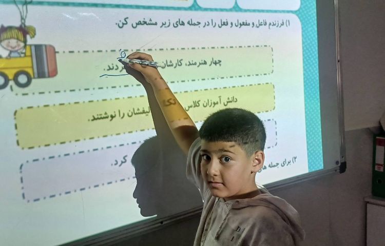 آشنایی با جمله و قسمتهای آن ،کاردستی درخت جمله 1