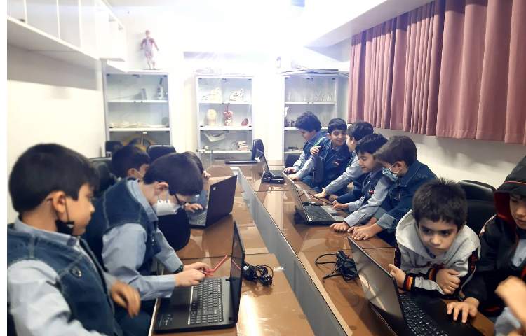 آشنایی با حافظه و درایو و تمرین ورد 1