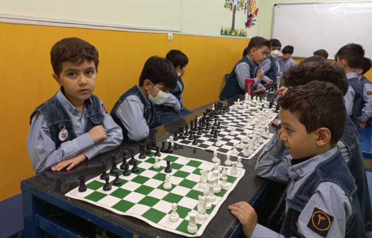 آشنایی با حرکت وزیر و گرفتن مهرهای حریف با آن 2