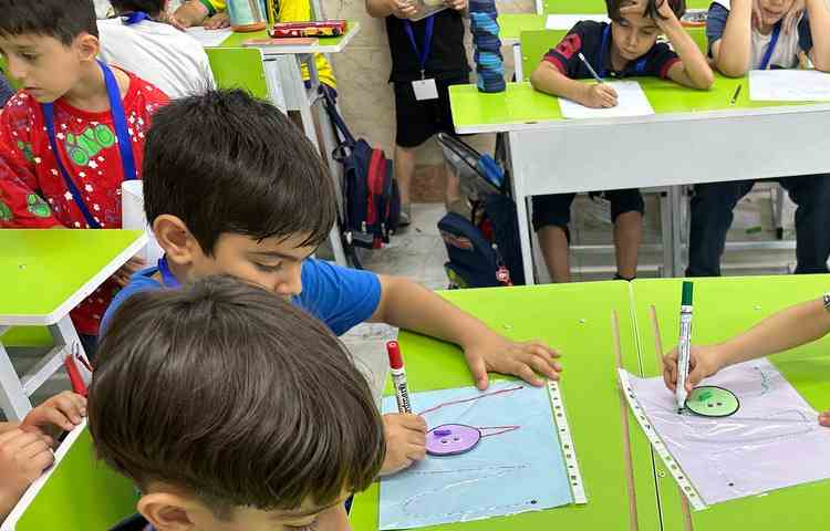 آشنایی با خطوط با بازی کلاس 1/1 خانم حسینی 2