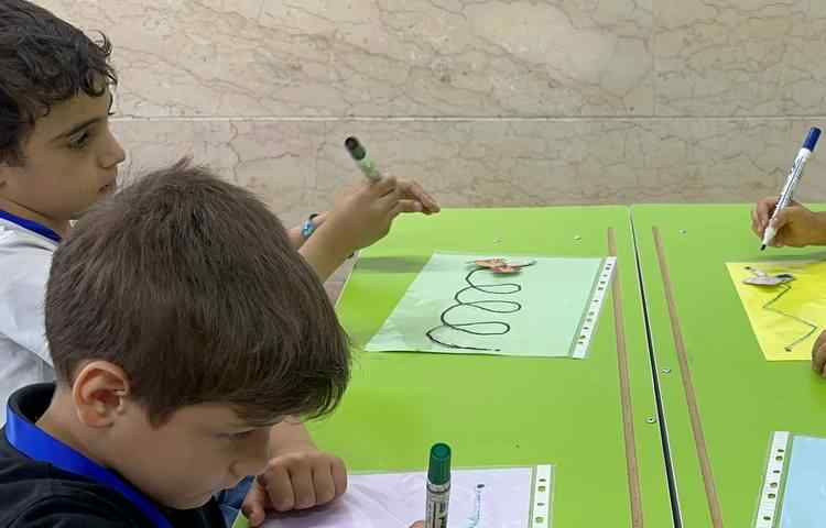 آشنایی با خطوط با بازی کلاس 1/1 خانم حسینی 6