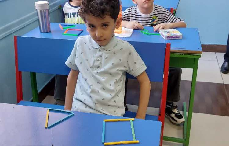 آشنایی با خط زمینه و طرز صحیح دست گرفتن مداد 6