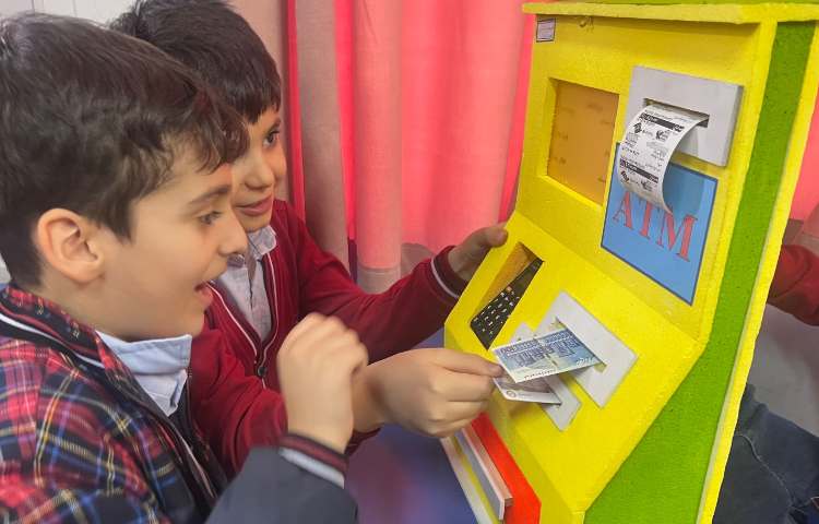 آشنایی با دستگاه خودپرداز و بررسی خدمات آن 3