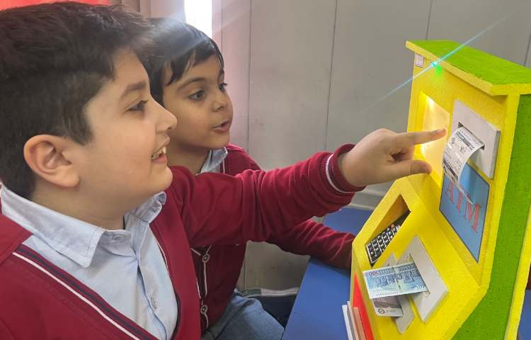 آشنایی با دستگاه خودپرداز و بررسی خدمات آن 4