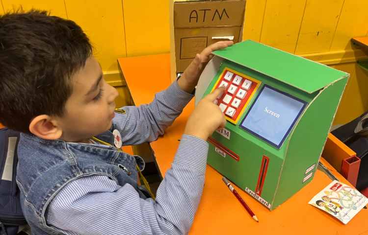 آشنایی با دستگاه خودپرداز و ساخت دست سازه 13