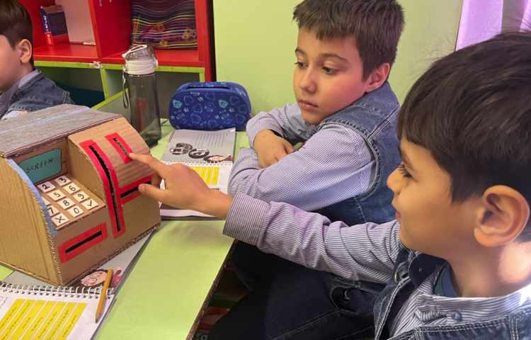 آشنایی با دستگاه خودپرداز و ساخت دست سازه 6