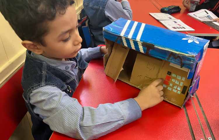 آشنایی با دستگاه خودپرداز و ساخت دست سازه 8