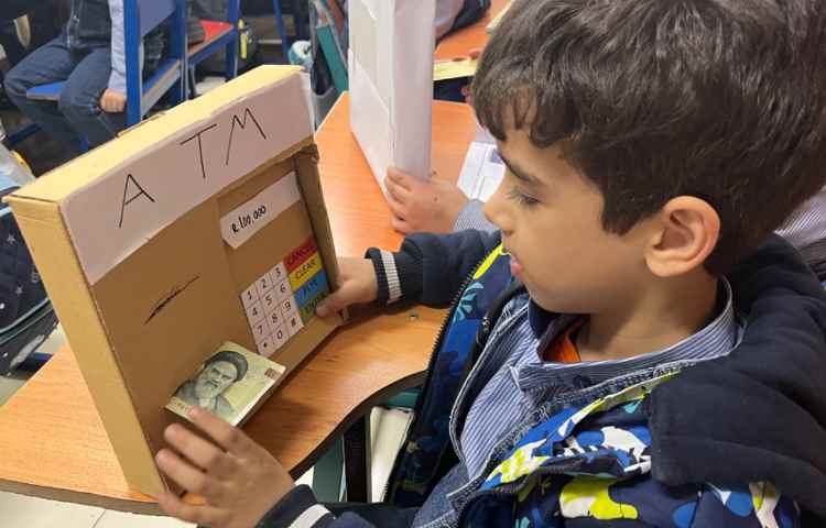 آشنایی با دستگاه خودپرداز و ساخت دست سازه 9