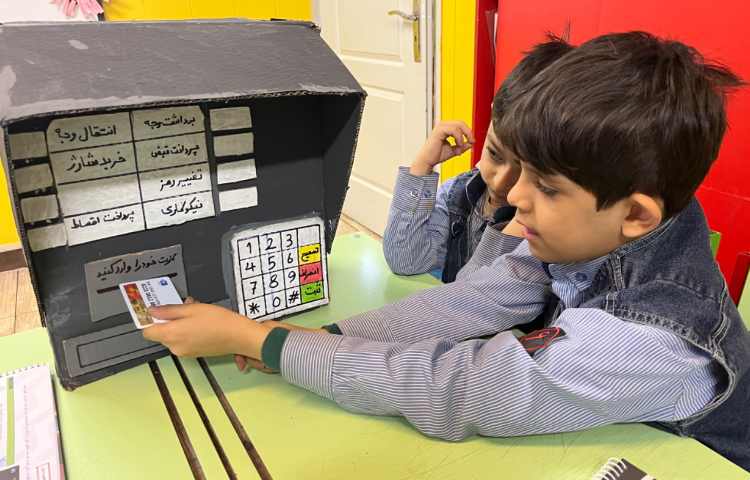 آشنایی با دستگاه خودپرداز و شناخت خدمات آن 3