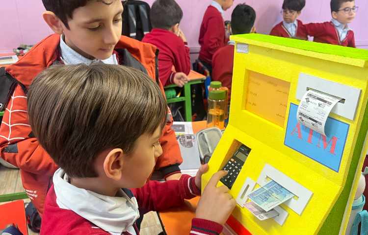 آشنایی با دستگاه خودپرداز و قوانین استفاده از آن 1