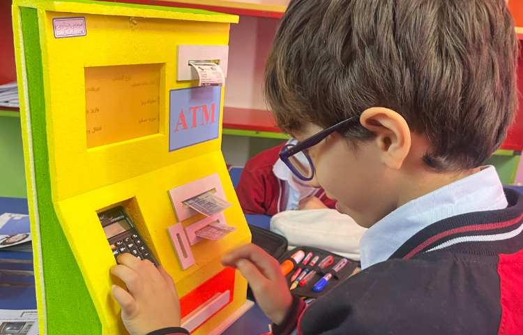 آشنایی با دستگاه خودپرداز و قوانین استفاده از آن 12