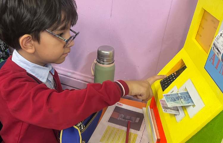 آشنایی با دستگاه خودپرداز و قوانین استفاده از آن 3