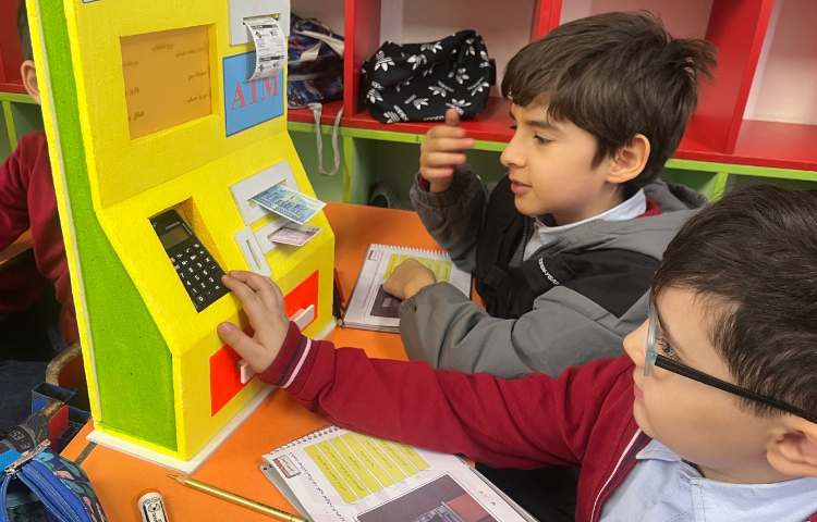 آشنایی با دستگاه خودپرداز و قوانین استفاده از آن 4