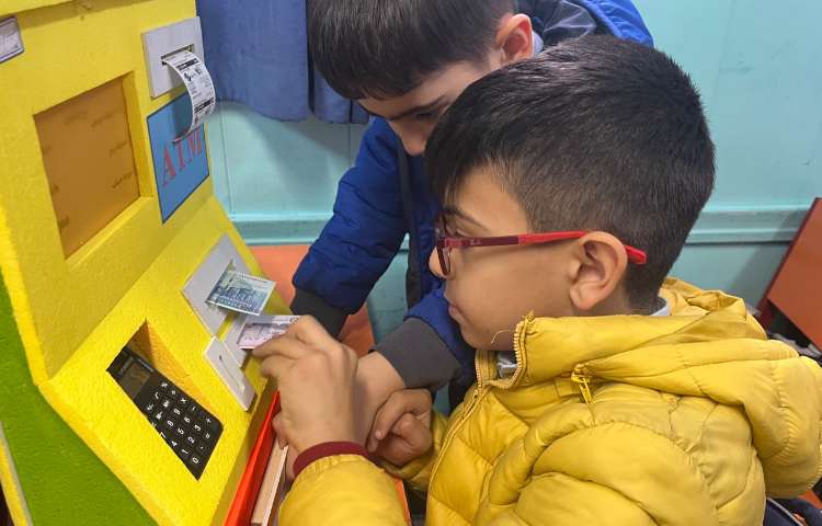 آشنایی با دستگاه خودپرداز و قوانین استفاده از آن 6