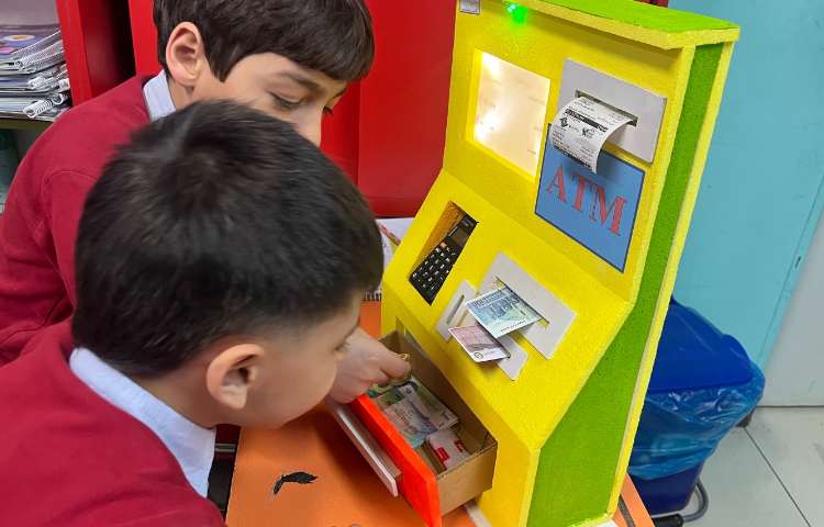 آشنایی با دستگاه خودپرداز و قوانین استفاده از آن 8