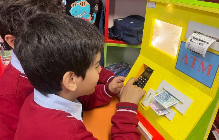 آشنایی با دستگاه خودپرداز و قوانین استفاده از آن 9