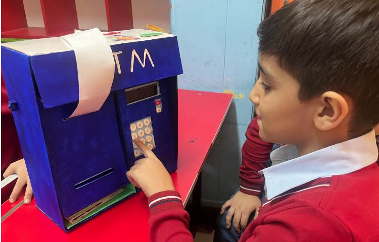 آشنایی با دستگاه خودپرداز و مراحل انجام کار با آن 2