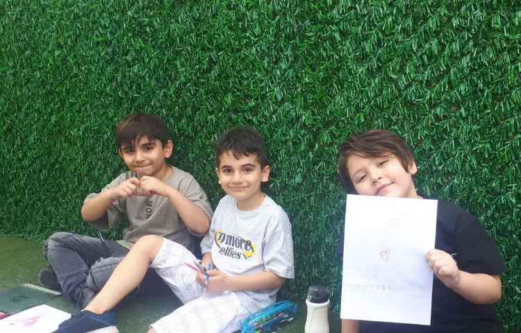 آشنایی با دوست داشتنی ها در کلاس زبان زرافه 2