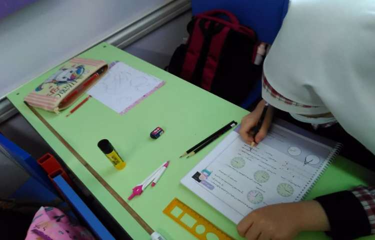 آشنایی با ربع و نیم در ساعت و نمایش ساعت به صورت کسری 5