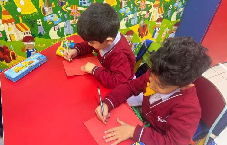 آشنایی با روز عصای سفید و خط بریل 3