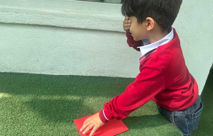 آشنایی با روز عصای سفید و خط بریل