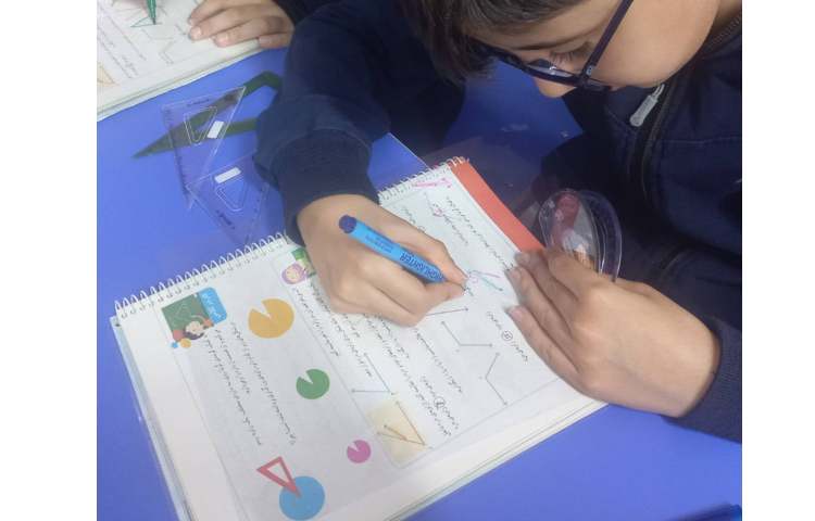 آشنایی با زاویه ی راست و مقایسه ی زاویه ها با یکدیگر به کمک دست ورزی 2