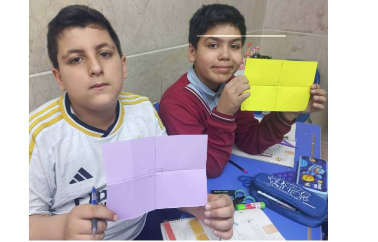 آشنایی با زاویه ی راست و مقایسه ی زاویه ها با یکدیگر به کمک دست ورزی 7