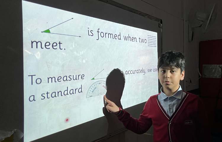 آشنایی با زوایا-زنگ Math 3