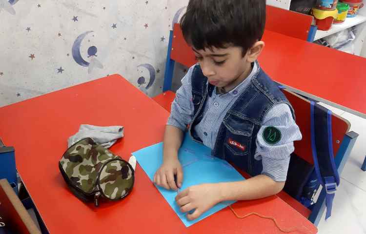 آشنایی با شکل حروف به همراه تقویت مهارت دست ورزی 3