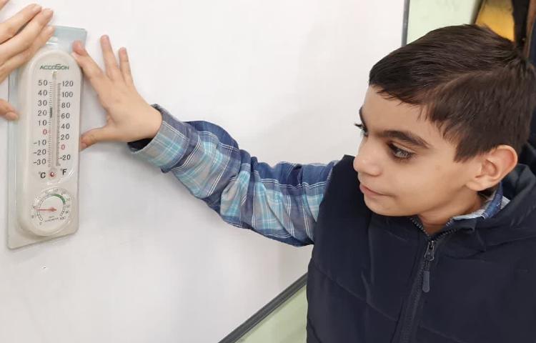 آشنایی با عملکرد دماسنج دیواری و نحوه ی خواندن دما پایه چهارم دبستان 2
