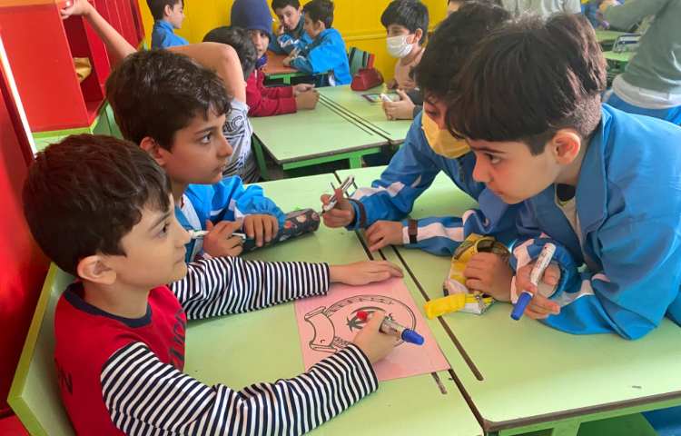 :آشنایی با لوگوی بانکها، کلاس زمین