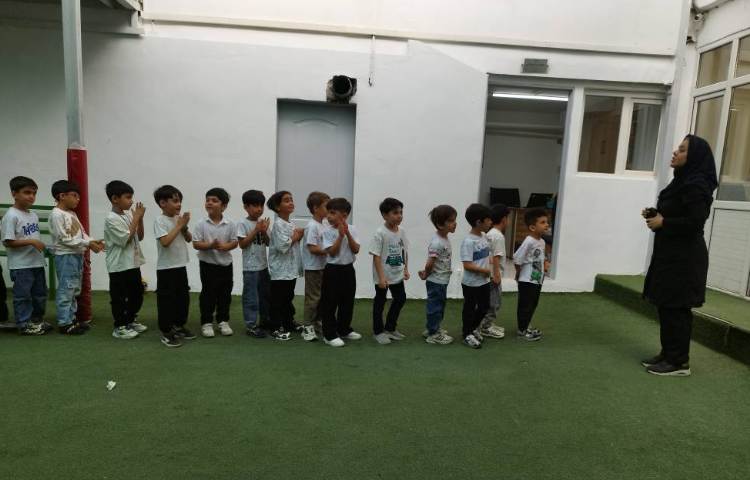 آشنایی با محیط مدرسه و کادر اجرایی 1