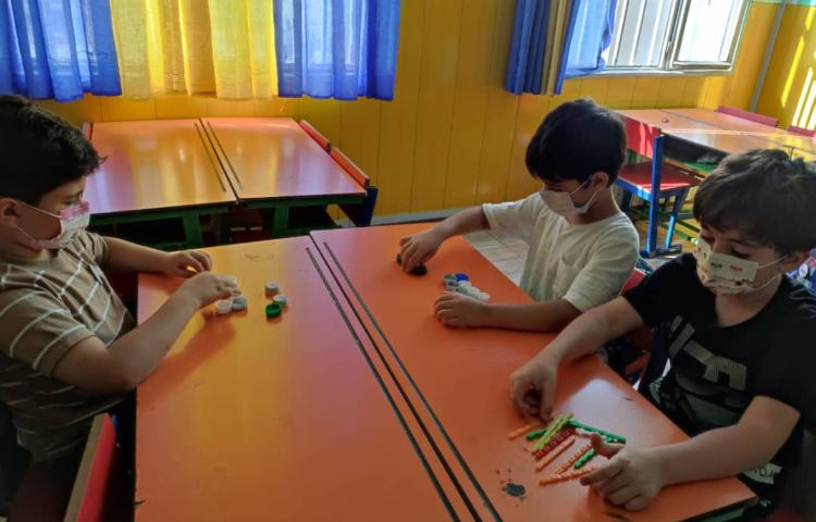 :آشنایی با مفهوم تفریق(با چینه،چوب خط،درب بطری)،کلاس فضانوردان 3