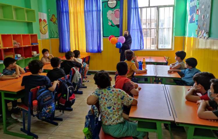 :آشنایی با مفهوم تفریق(با چینه،چوب خط،درب بطری)،کلاس فضانوردان