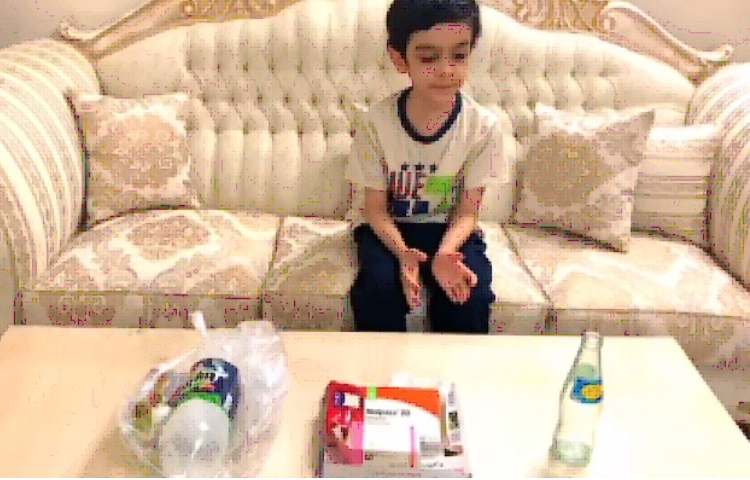 آشنایی با موضوع تفکیک زباله از مبدا و ساخت کاردستی از وسایل دور ریختنی توسط دانش اموزان سوم 5