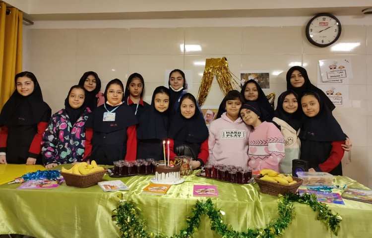 آشنایی با نویسندگان 13