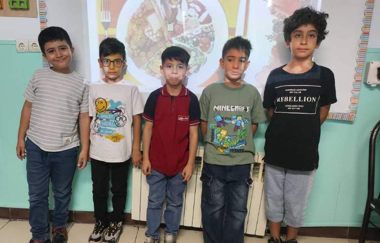 آشنایی با هرم مواد غذایی و ساخت بشقاب سلامت