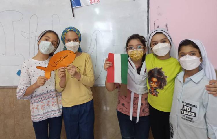 آشنایی با کشورهای مختلف و ساخت کاردستی پرچم و روزنامه دیواری 10