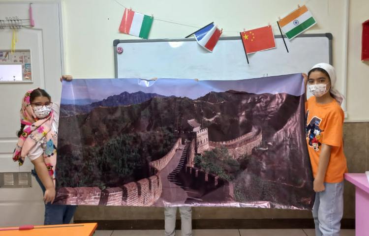 آشنایی با کشورهای مختلف و ساخت کاردستی پرچم و روزنامه دیواری 15