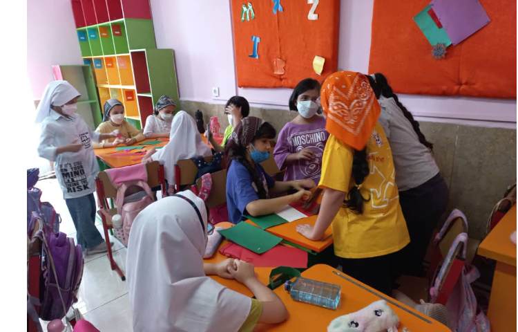 آشنایی با کشورهای مختلف و ساخت کاردستی پرچم و روزنامه دیواری 18