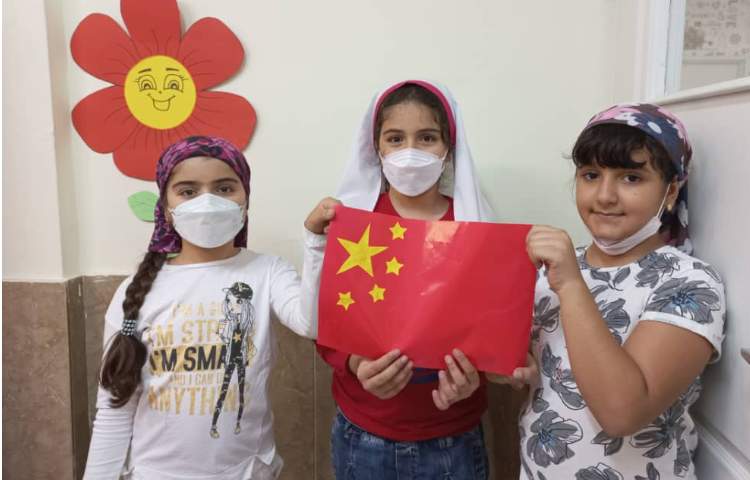 آشنایی با کشورهای مختلف و ساخت کاردستی پرچم و روزنامه دیواری 20