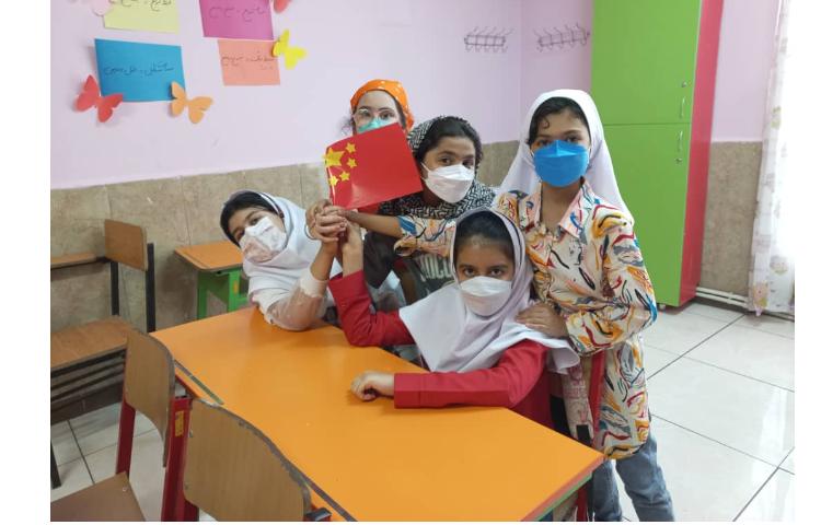 آشنایی با کشورهای مختلف و ساخت کاردستی پرچم و روزنامه دیواری 26