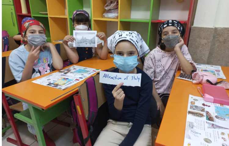 آشنایی با کشورهای مختلف و ساخت کاردستی پرچم و روزنامه دیواری 27