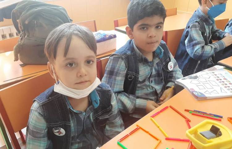 :آشنایی با گوشه و لبه در اشکال هندسی، کلاس توت فرنگی 1