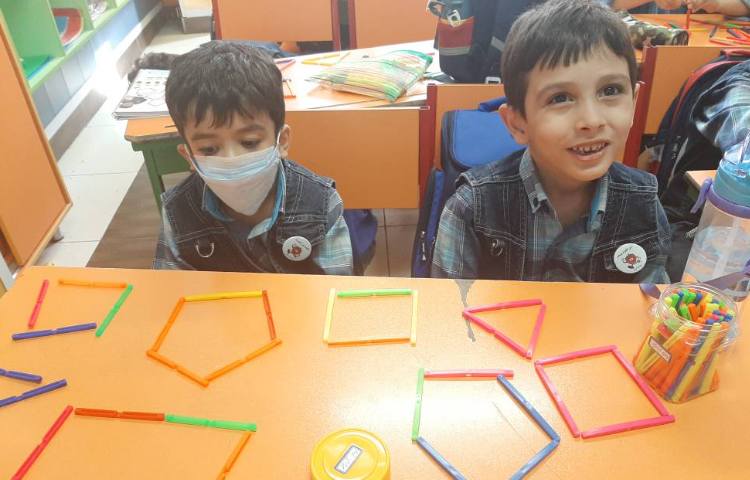 :آشنایی با گوشه و لبه در اشکال هندسی، کلاس توت فرنگی 2