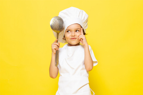 ارتباط آشپزی کردن کودک با مهارت‌های زندگی و مفاهیم علمی
