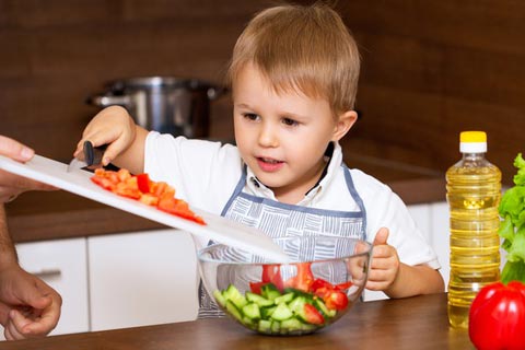 نکاتی در رابطه با آموزش آشپزی به کودک