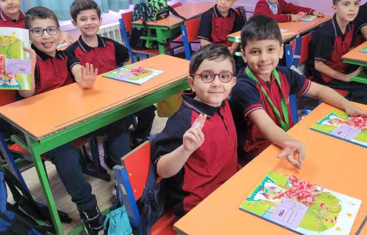 آغاز سال تحصیلی 44