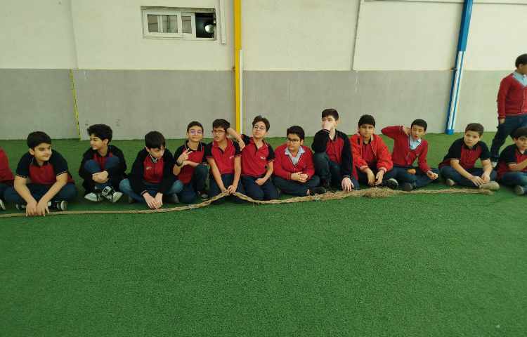 آغاز مسابقات ورزشی درون مدرسه ای به مناسبت روز دانش آموز 13